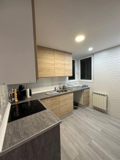 Cozy 1-Bedroom Apartment Madrid Luaran gambar