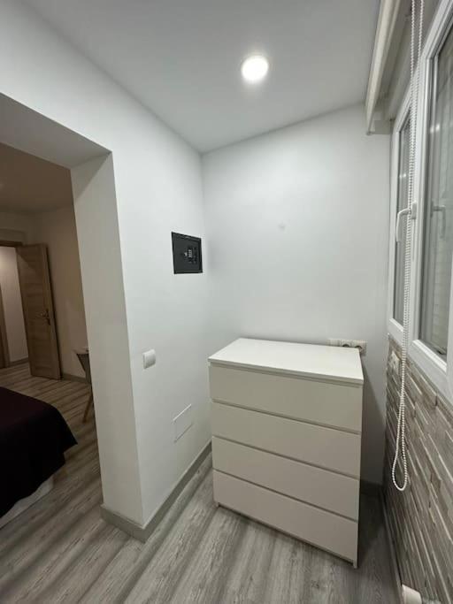 Cozy 1-Bedroom Apartment Madrid Luaran gambar